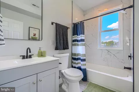 Bath - 3816 Sequoia Ave, Baltimore, MD 21215 photo 12 of 20