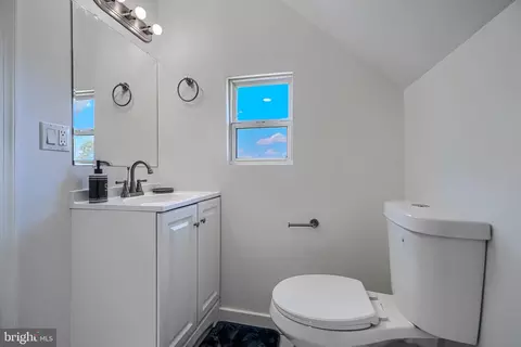 Bath - 3816 Sequoia Ave, Baltimore, MD 21215 photo 18 of 20