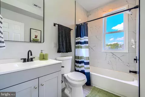 Bath - 3816 Sequoia Ave, Baltimore, MD 21215 photo 13 of 20