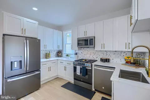 Kitchen - 3816 Sequoia Ave, Baltimore, MD 21215 photo 5 of 7