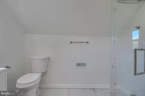 Bath - 3816 Sequoia Ave, Baltimore, MD 21215 photo 16 of 20