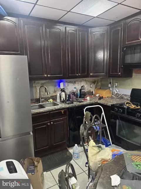 Kitchen - 426 E 28th St, Baltimore, MD 21218 photo 1 of 1