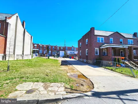 321 Martingale Ave, Baltimore, MD 21229 photo 2