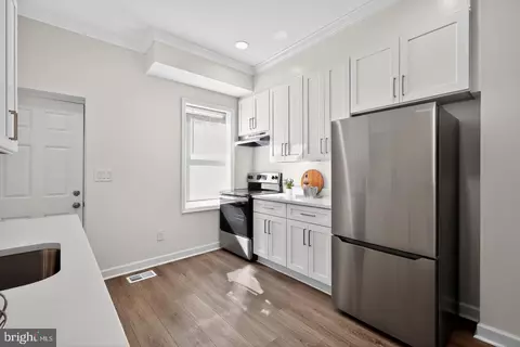 Entry Way - 2737 Riggs Ave, Baltimore, MD 21216 photo 4 of 9