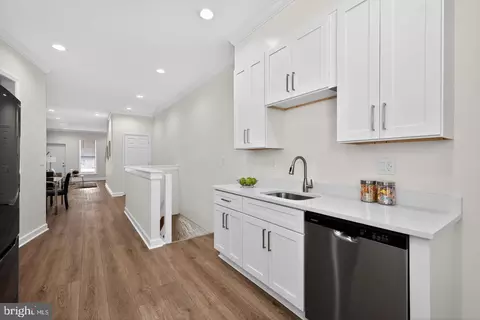 Entry Way - 2737 Riggs Ave, Baltimore, MD 21216 photo 5 of 9