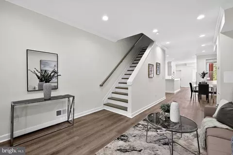 Entry Way - 2737 Riggs Ave, Baltimore, MD 21216 photo 2 of 9