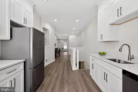 Entry Way - 2737 Riggs Ave, Baltimore, MD 21216 photo 6 of 9