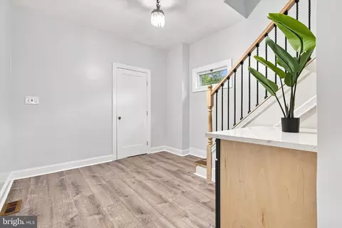 Entry Way - 3706 White Ave, Baltimore, MD 21206 photo 5 of 6
