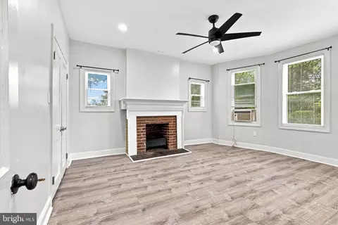 Living - 3706 White Ave, Baltimore, MD 21206 photo 4 of 5