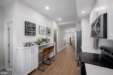 Entry Way - 2323 Sidney Ave, Baltimore, MD 21230 photo 5 of 6