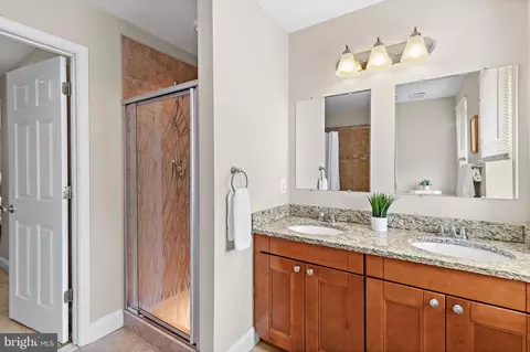 Bath - 1407 Olive St, Baltimore, MD 21230 photo 2 of 4