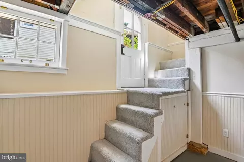 Entry Way - 5306 Wendley Rd, Baltimore, MD 21229 photo 3 of 3