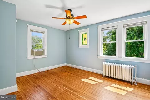 Bedroom - 5306 Wendley Rd, Baltimore, MD 21229 photo 2 of 6