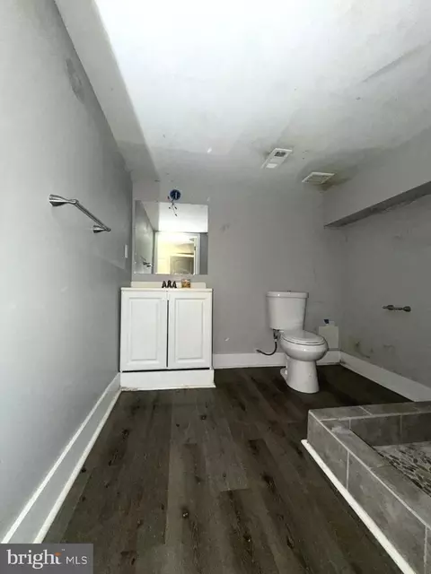 Bath - 2616 Garrett Ave, Baltimore, MD 21218 photo 3 of 3