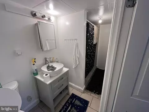 Bath - 3246 E Baltimore St, Baltimore, MD 21224 photo 2 of 3