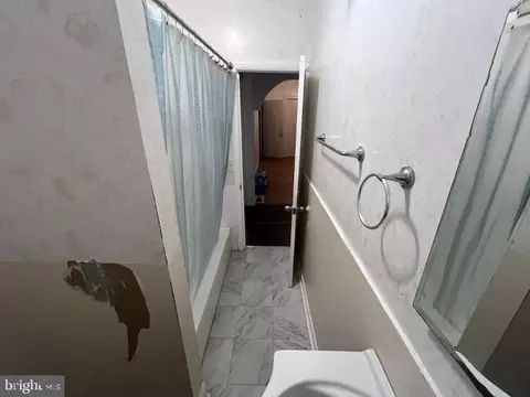 Entry Way - 3246 E Baltimore St, Baltimore, MD 21224 photo 1 of 5