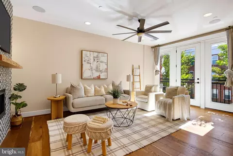 Living - 1245 Towson St, Baltimore, MD 21230 photo 1 of 2
