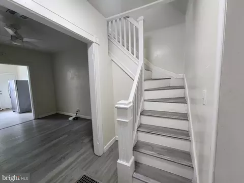Entry Way - 2427 E Lanvale St, Baltimore, MD 21213 photo 2 of 7