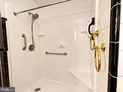Bath - 708 Dryden Dr, Baltimore, MD 21229 photo 2 of 2