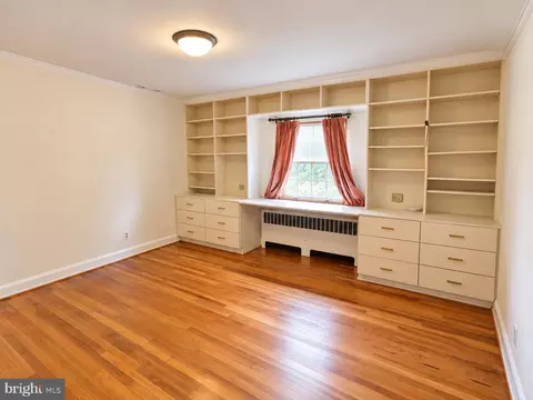 Bedroom - 708 Dryden Dr, Baltimore, MD 21229 photo 2 of 6
