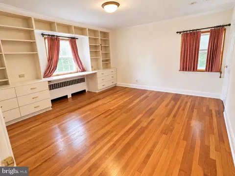Bedroom - 708 Dryden Dr, Baltimore, MD 21229 photo 1 of 6