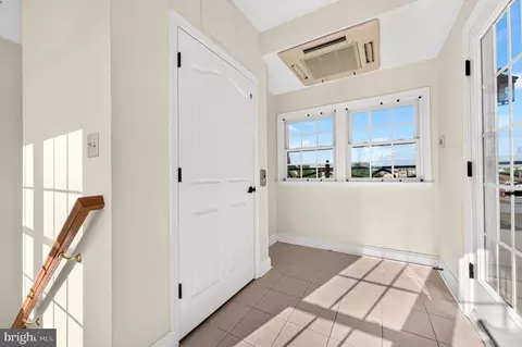 Entry Way - 1307 Covington St, Baltimore, MD 21230 photo 2 of 13