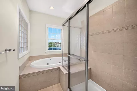 Bath - 1307 Covington St, Baltimore, MD 21230 photo 3 of 5