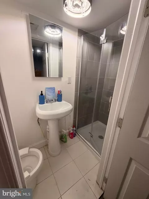 Bath - 3721 Elmley Ave, Baltimore, MD 21213 photo 1 of 3