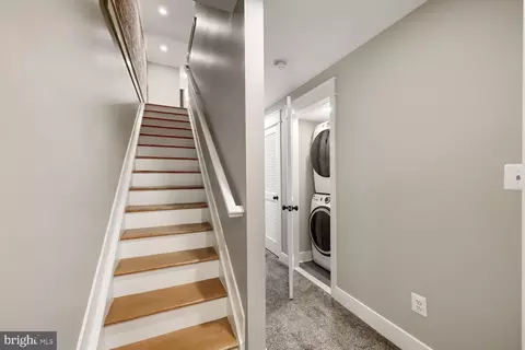 Entry Way - 2921 Dillon St, Baltimore, MD 21224 photo 4 of 5