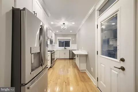 Entry Way - 2921 Dillon St, Baltimore, MD 21224 photo 1 of 5