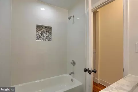 Entry Way - 841 Powers St, Baltimore, MD 21211 photo 6 of 10