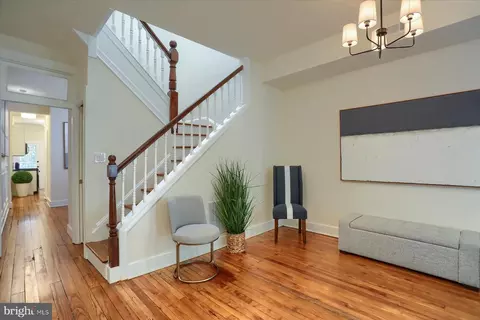 Entry Way - 841 Powers St, Baltimore, MD 21211 photo 2 of 10
