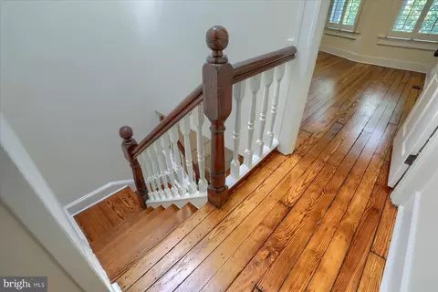 Entry Way - 841 Powers St, Baltimore, MD 21211 photo 7 of 10