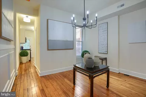 Entry Way - 841 Powers St, Baltimore, MD 21211 photo 5 of 10
