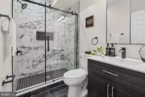 Bath - 22 N Gilmor St, Baltimore, MD 21223 photo 2 of 8