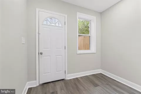 Entry Way - 22 N Gilmor St, Baltimore, MD 21223 photo 7 of 10