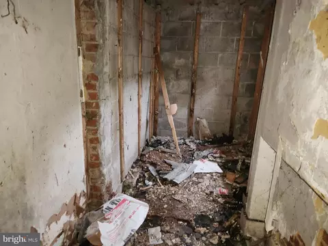 Entry Way - 341 S Payson St, Baltimore, MD 21223 photo 2 of 6