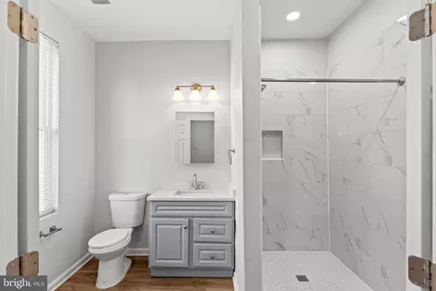 Bath - 1727 E 33rd St, Baltimore, MD 21218 photo 2 of 2