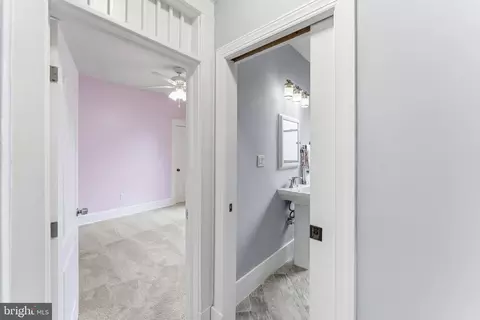 Entry Way - 3708 Coolidge Ave, Baltimore, MD 21229 photo 3 of 6