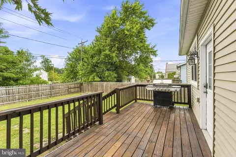 Exterior - 3708 Coolidge Ave, Baltimore, MD 21229 photo 4 of 7
