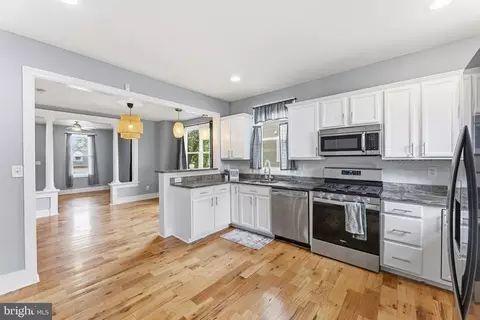 Kitchen - 3708 Coolidge Ave, Baltimore, MD 21229 photo 2 of 3