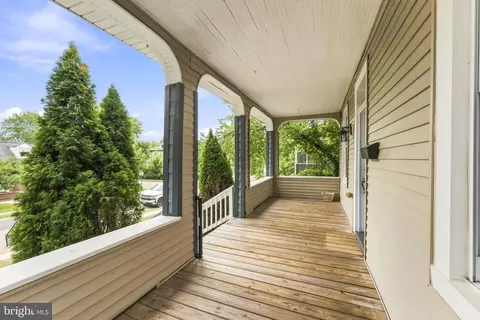 Exterior - 3708 Coolidge Ave, Baltimore, MD 21229 photo 3 of 7