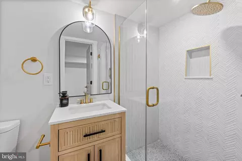 Bath - 309 E 22nd St, Baltimore, MD 21218 photo 6 of 6