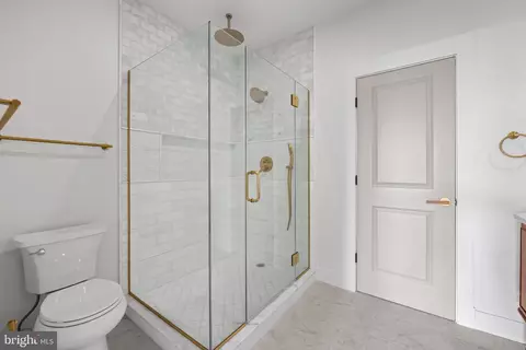 Bath - 309 E 22nd St, Baltimore, MD 21218 photo 5 of 6