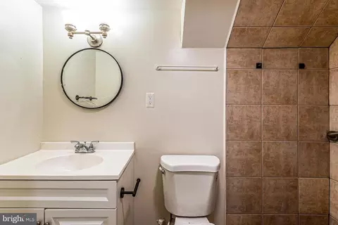 Bath - 1135 Myrtle Ave, Baltimore, MD 21201 photo 2 of 2