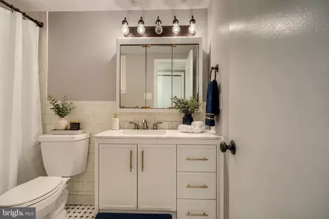 Bath - 111 Cross Keys Rd # D, Baltimore, MD 21210 photo 1 of 1