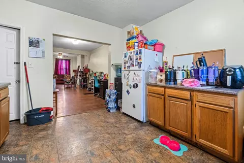 Entry Way - 2502 E Madison St, Baltimore, MD 21205 photo 2 of 2