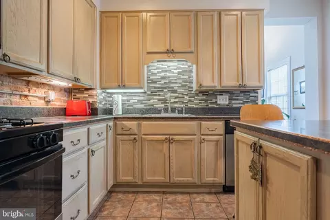 Kitchen - 523 Scott St, Baltimore, MD 21230 photo 2 of 3