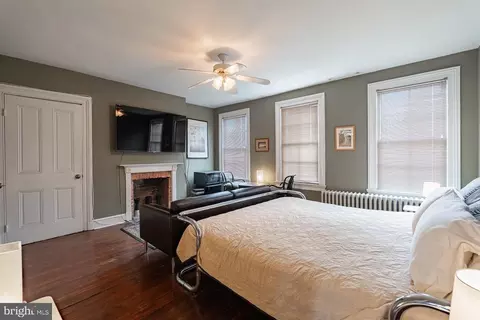 Bedroom - 523 Scott St, Baltimore, MD 21230 photo 3 of 3