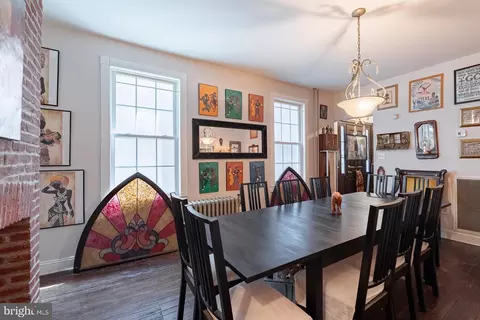 Dining - 523 Scott St, Baltimore, MD 21230 photo 4 of 4